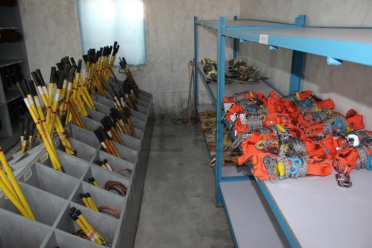 安全工(gōng)器(qì)具室A